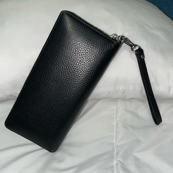 Michael Kors - Black Leather Continental Wristlet - Picture 2 of 6